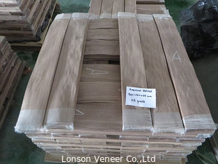 Le bois coupé plat de noix noire de Juglans de la largeur 125mm plaquent la tolérance de 0.02mm