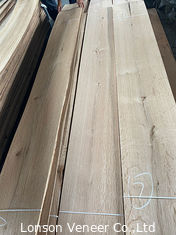 La plaine de placage en bois de chêne blanc d'humidité de 12% a découpé l'épaisseur en tranches de 2mm machinée