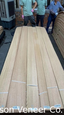 Panneau de bois de chêne rouge en placage Quercus 0,5 mm Grade AA en stock 100.000 m2