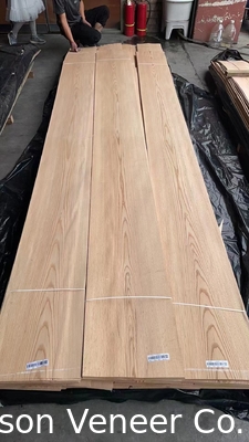 Veneur de bois de chêne rouge, Panneau de qualité AAA Épaisseur 0,5 mm, marchandises en stock