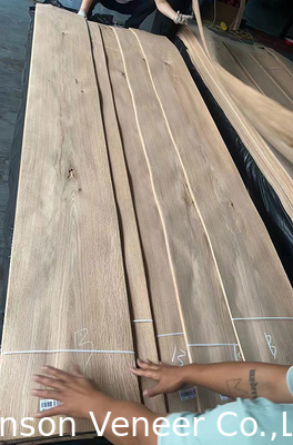 Épaisseur 0,6 - 3,0 mm Veneer de bois de chêne blanc noué pour meubles et revêtements de sol