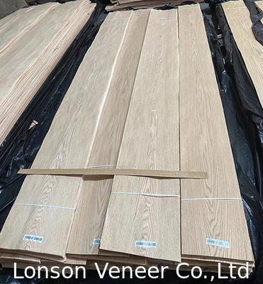 Panneau de placage en chêne rouge coupé en couronne 0,5 mm placage en bois Porte de meubles de qualité AA