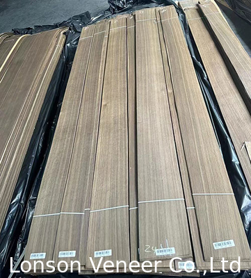 0.4 mm Veneur de bois de chêne européen fumé longueur 250 cm pour meubles